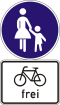 Schild Radfahrer als Gast auf dem Gehweg